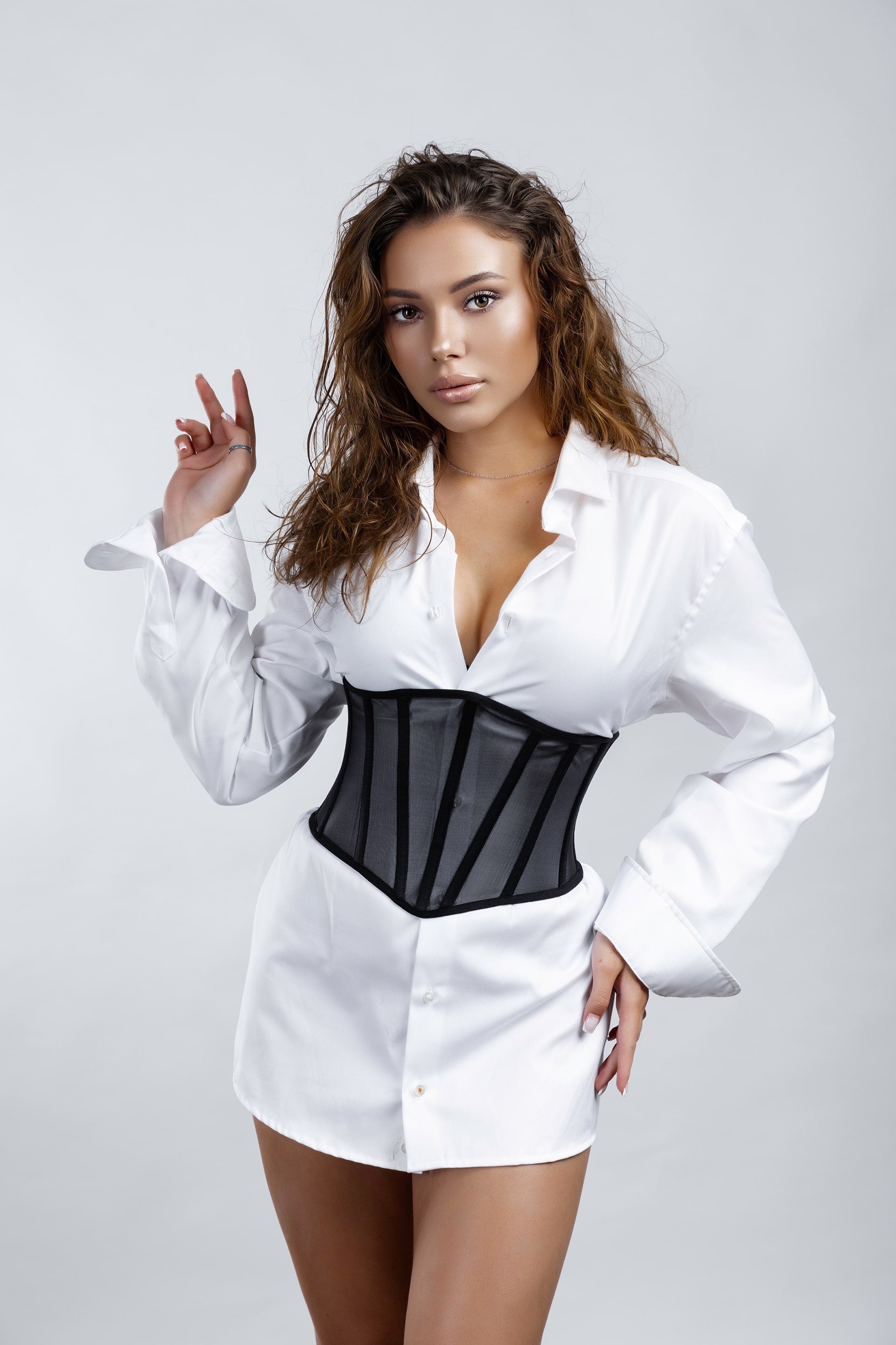 https://newdion.com/cdn/shop/products/miranda-queen-corset-02-min.jpg?v=1638519639